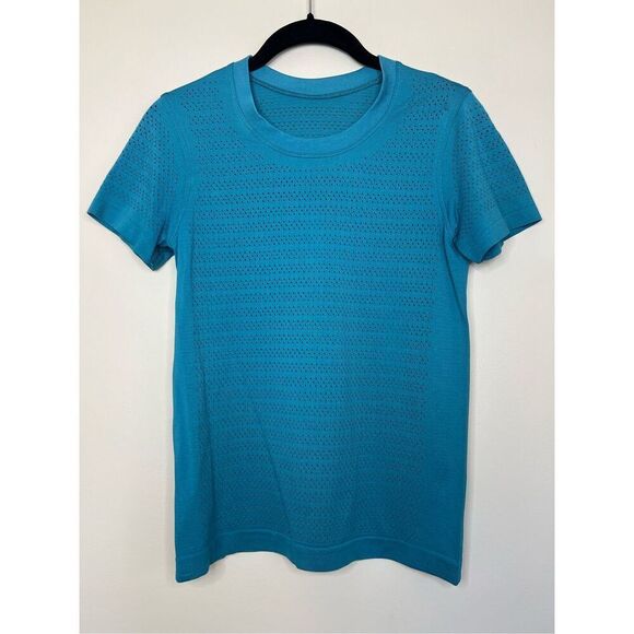 Lululemon Breeze By Short Sleeve Squad in Ice Cave - Picture 4 of 7